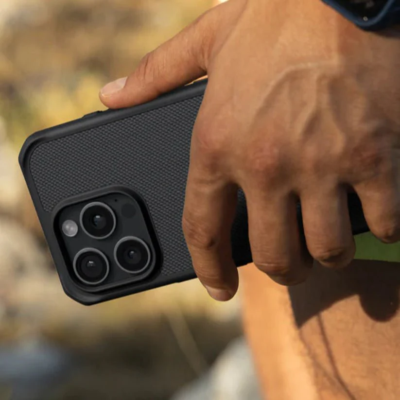 Case ItSkins Ballistic R Nylon para iPhone 16 Pro Max con MagSafe - Negro - Image 6