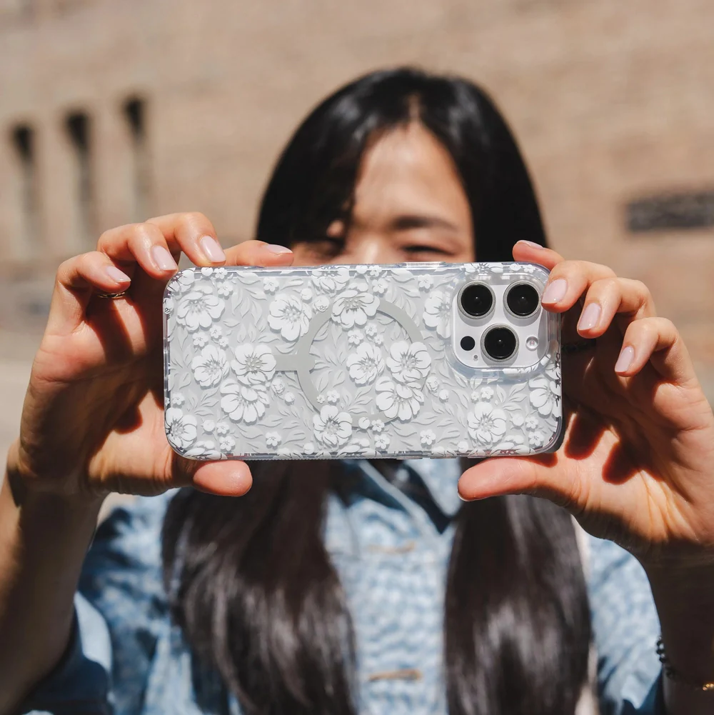 Case ZAGG Milan para iPhone 16 Pro con MagSafe - Blanco Floral - Image 4